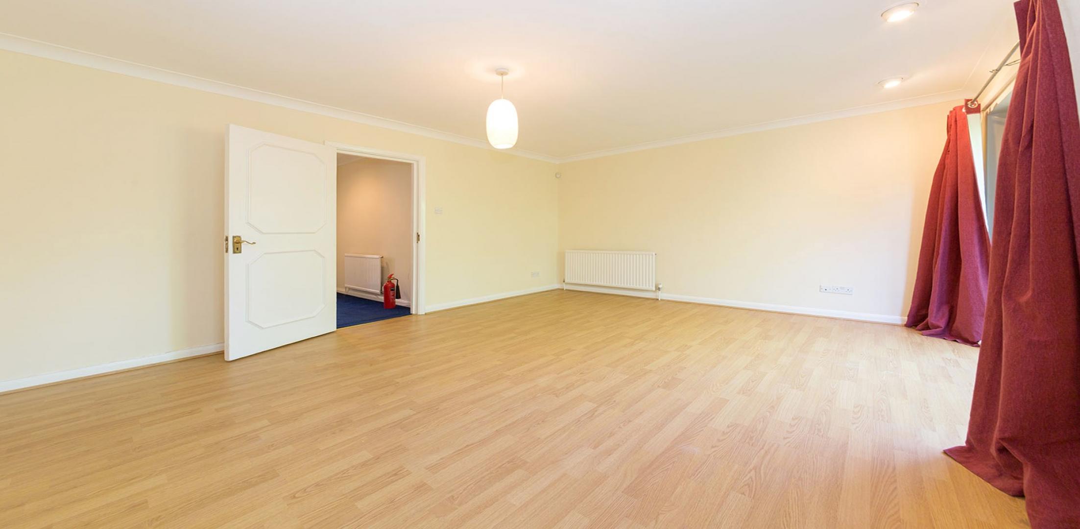 			4 Bedroom, 1 bath, 1 reception Apartment			 St Helens Gardens, LADBROKE GROVE